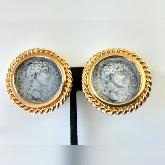 Unsigned Ciner Large Gold Plate Lucius Caesar Roman Coin Clip-On Earrings - Vtg - Picture 2 of 5